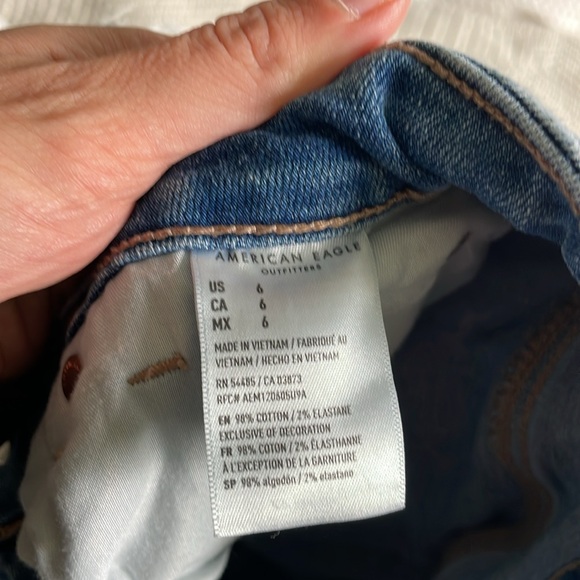 American Eagle Stretch Denim Shorts size 6 - Picture 6 of 8
